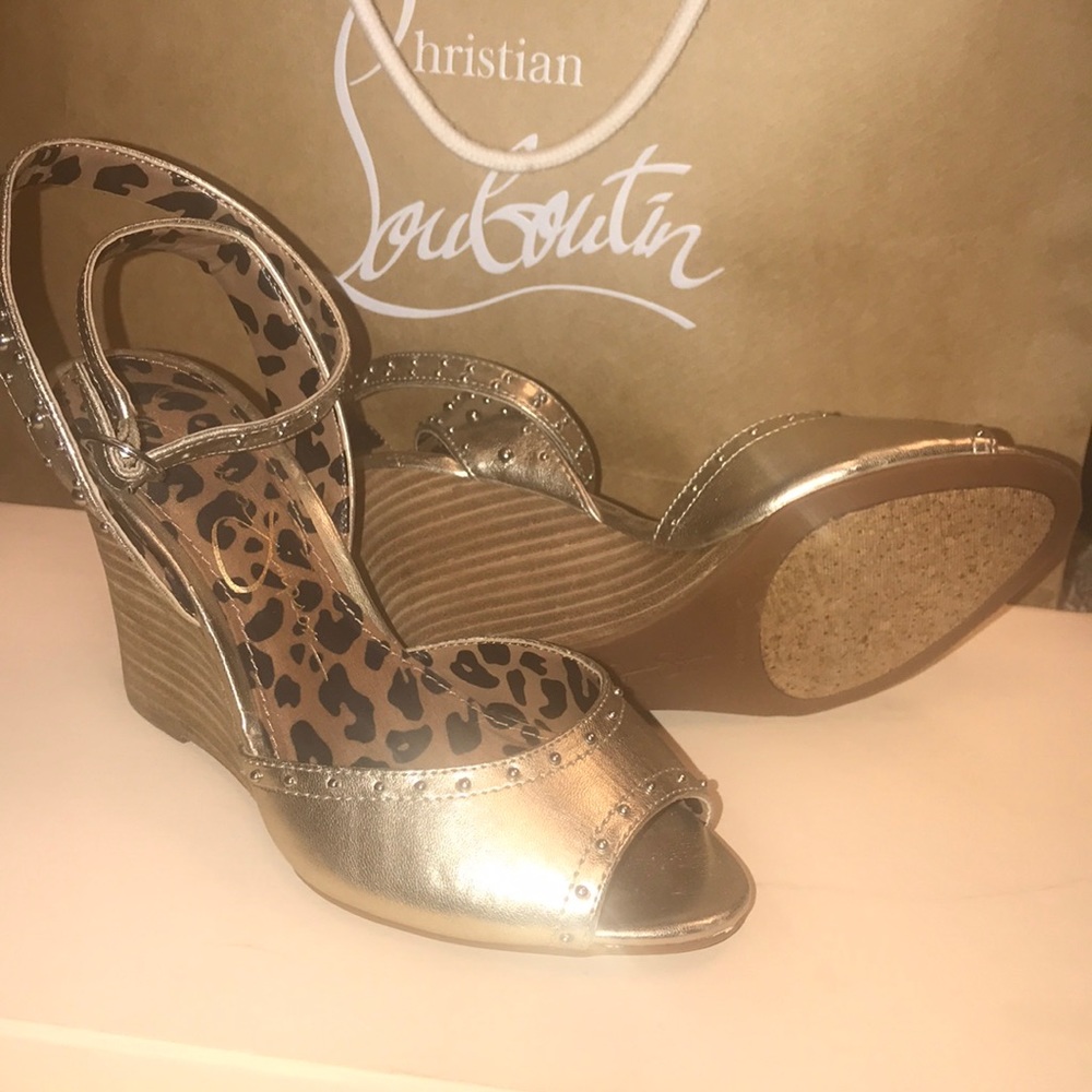 Jessica Simpson wedge
